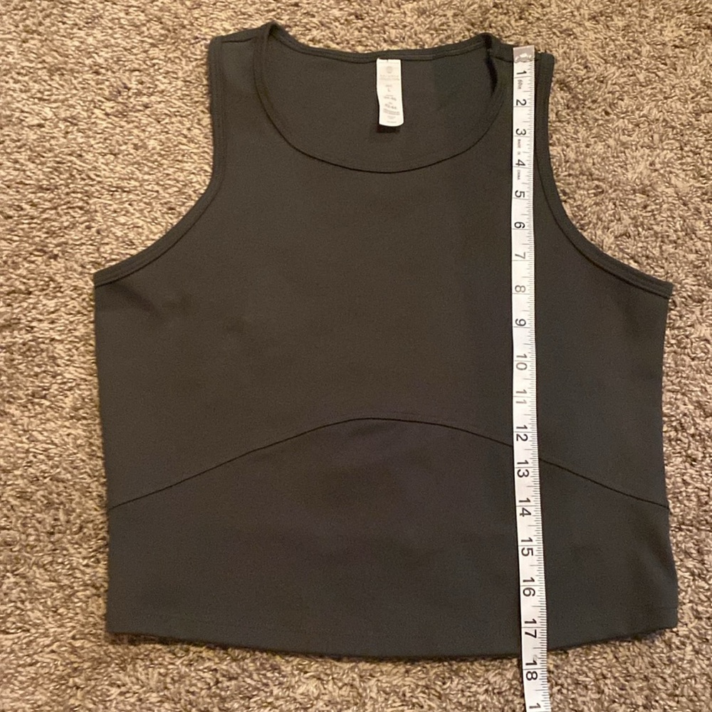 Balance Collection Cropped Yoga Top Green Large - Picture 6 of 6